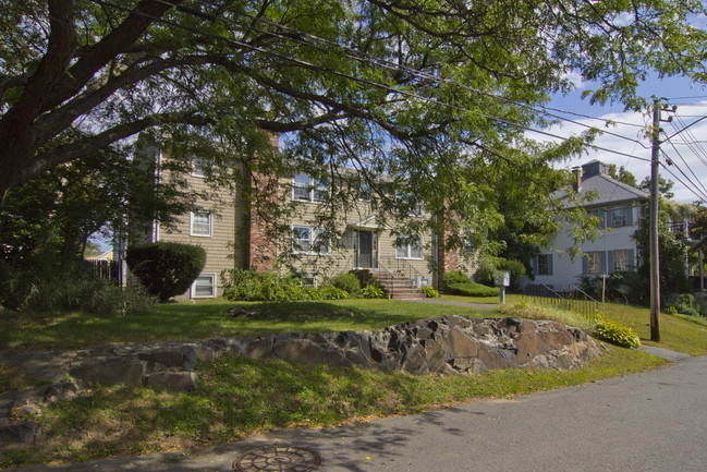 19 Vine St in Marblehead, MA - Foto de edificio - Building Photo