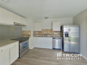4900 Nuthatch St in San Antonio, TX - Building Photo - Building Photo