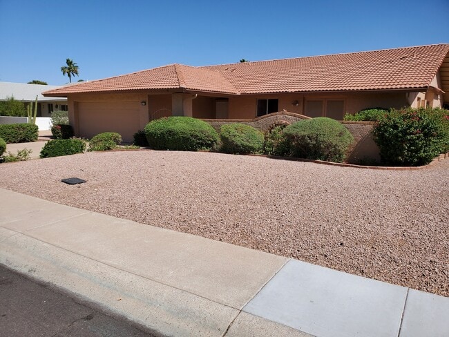 property at 8570 E Vía Del Palacio