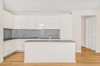 4 W 21st St in New York, NY - Building Photo - Building Photo