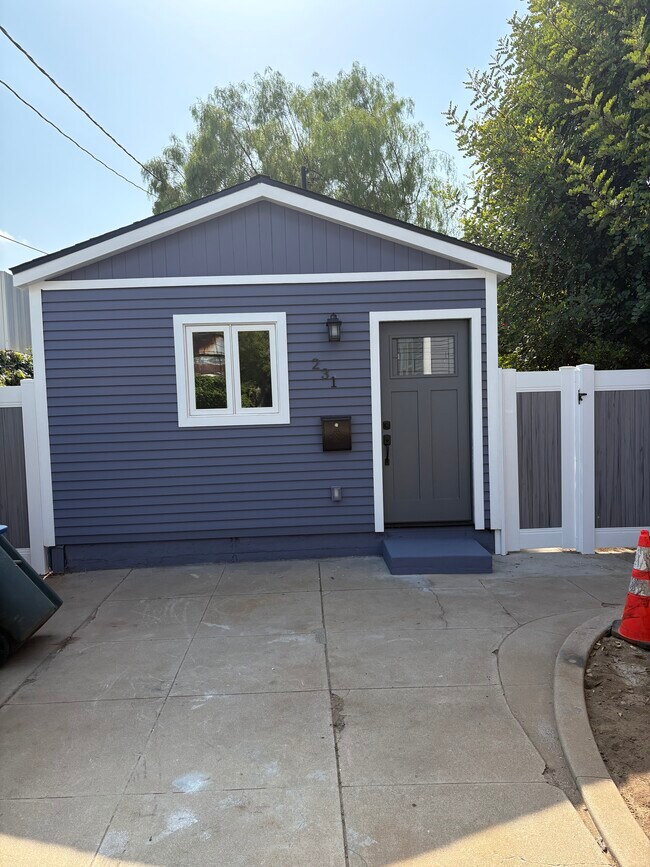 233 N Mar Vista Ave, Unit 231