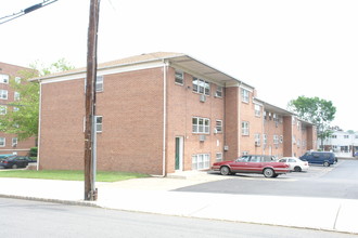 27 Smith St in Perth Amboy, NJ - Building Photo - Building Photo