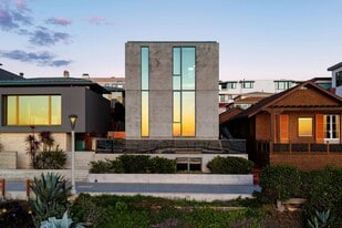 1812 The Strand in Manhattan Beach, CA - Building Photo