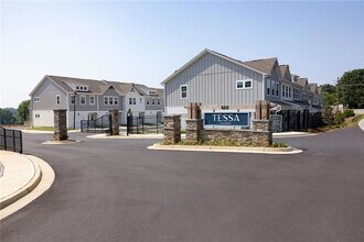 622 Shallowford Rd in Gainesville, GA - Building Photo - Building Photo