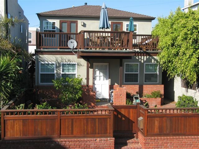 331 20th Pl in Manhattan Beach, CA - Foto de edificio - Building Photo