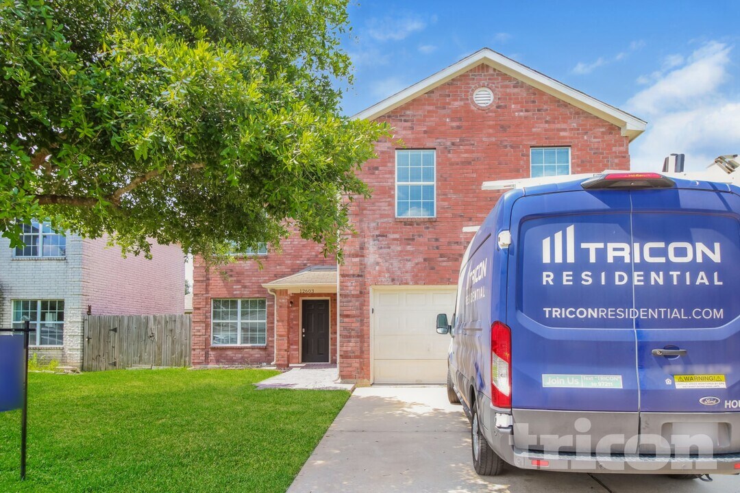 12603 Rio San Juan Ct in Rosharon, TX - Building Photo