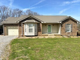 1008 Hunt Ct W in Pleasant View, TN - Building Photo