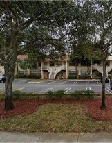 2840 Coral Springs Dr in Coral Springs, FL - Building Photo