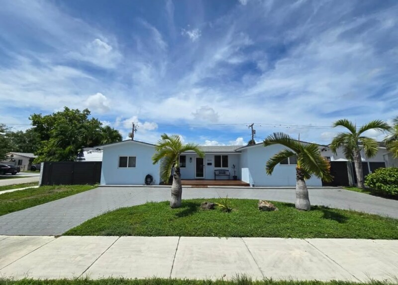 9591 SW 52nd Terrace in Miami, FL - Building Photo