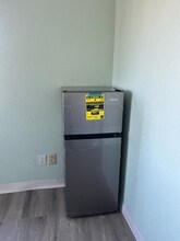 1221 Beacon Ave in San Mateo, CA - Foto de edificio - Building Photo