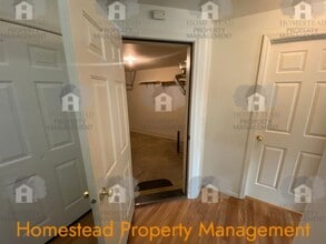 1480-1482 Falcon Loop in Independence, OR - Building Photo - Building Photo