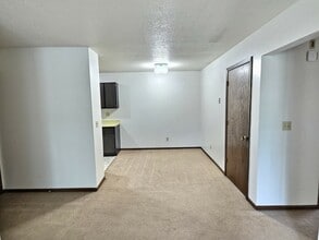 650 Summit Dr, Unit 12 in Fairmont, MN - Building Photo - Building Photo