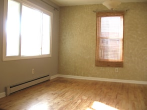 5664 Greens Dr in Allentown, PA - Building Photo - Building Photo