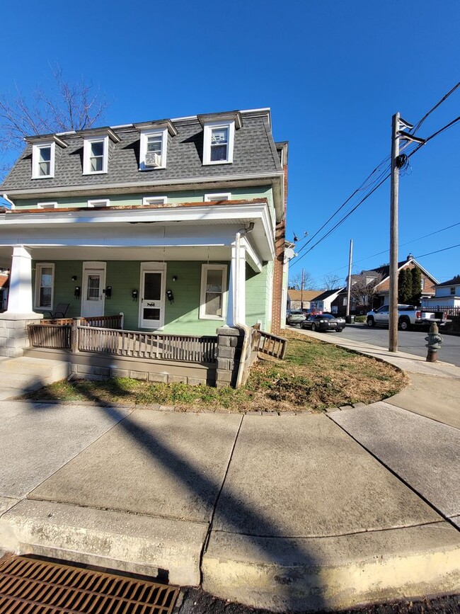 52-54 E Chestnut St in Ephrata, PA - Building Photo - Building Photo