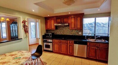 43 Dorado Ter, Unit 43 in San Francisco, CA - Building Photo - Building Photo