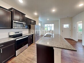 33064 Eagle Peak Ln in Black Diamond, WA - Building Photo - Building Photo