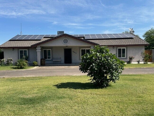 property at 8610 E Waterford Cir