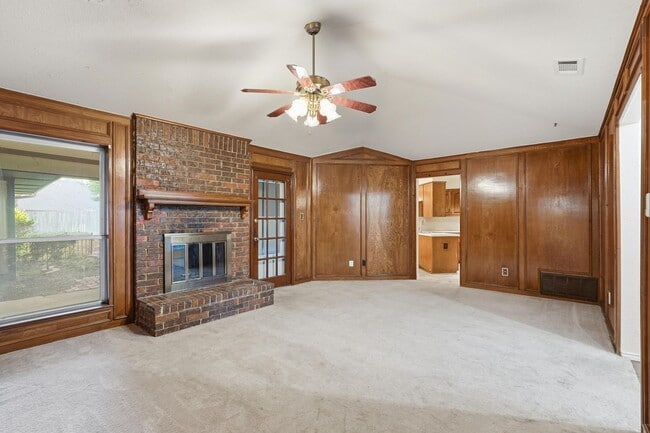 1412 Woodcreek Dr in Richardson, TX - Building Photo - Building Photo