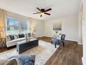 428 Hampton Roads Ave in Hampton, VA - Building Photo - Building Photo