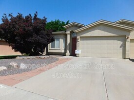 671 Gemstone Way in Grand Junction, CO - Building Photo