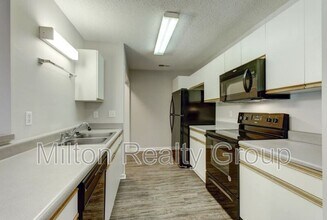 74 Fantasy Ln in Lillington, NC - Foto de edificio - Building Photo