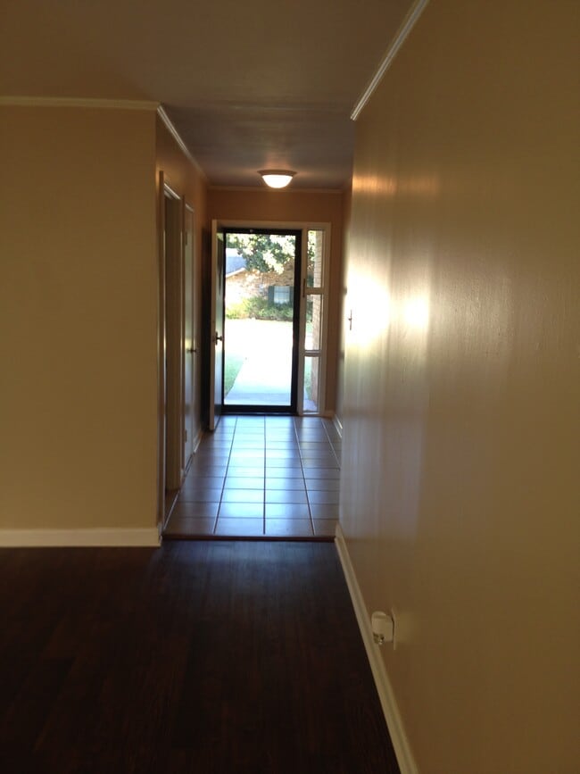 2101 Smallwood Dr in Longview, TX - Building Photo - Building Photo