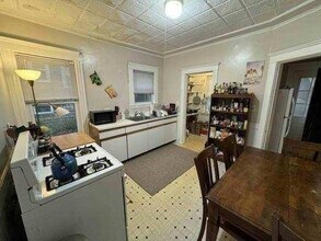 28 Sunset Rd in Somerville, MA - Building Photo - Building Photo