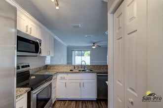 480 Reed Canal Rd in South Daytona, FL - Building Photo - Building Photo