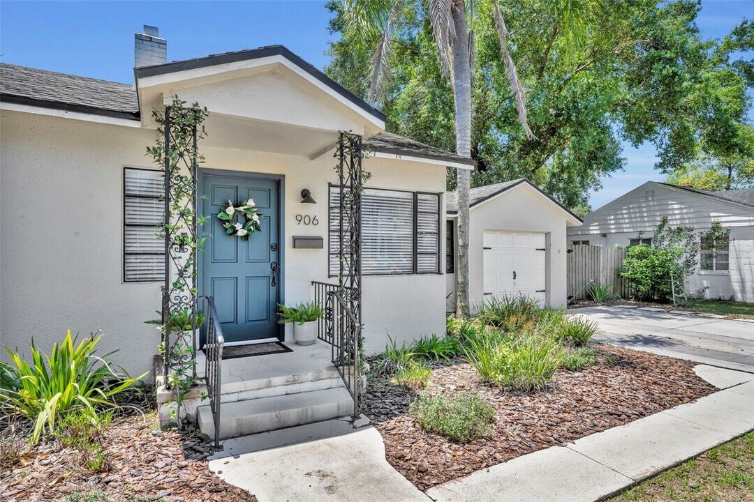 906 Camellia Ave in Winter Park, FL - Building Photo