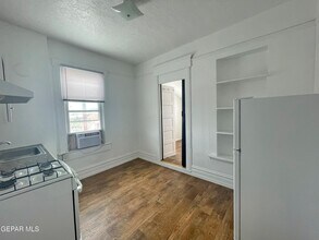 1526 Yandell Dr-Unit -4 in El Paso, TX - Building Photo - Building Photo