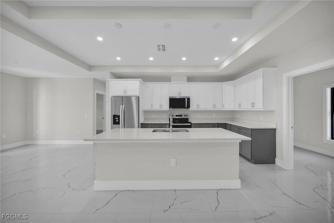 848 Calumet St E in Lehigh Acres, FL - Building Photo
