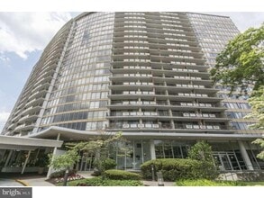 3900 Ford Rd, Unit 18-O in Philadelphia, PA - Building Photo - Building Photo