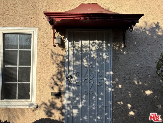 130 E Hillcrest Blvd in Inglewood, CA - Building Photo - Building Photo