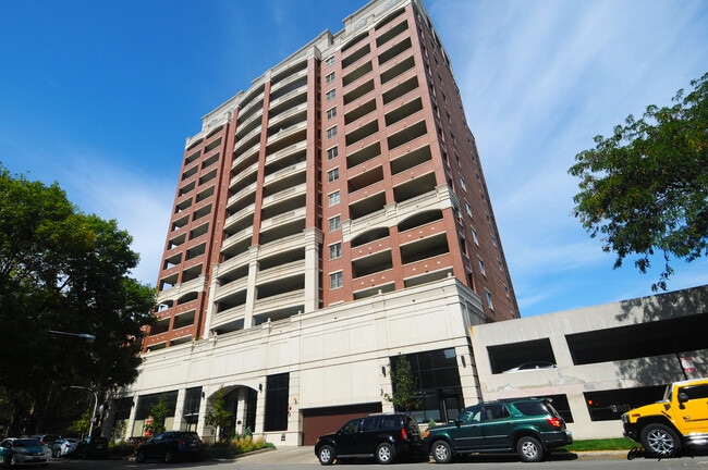 property at 828 W Grace St
