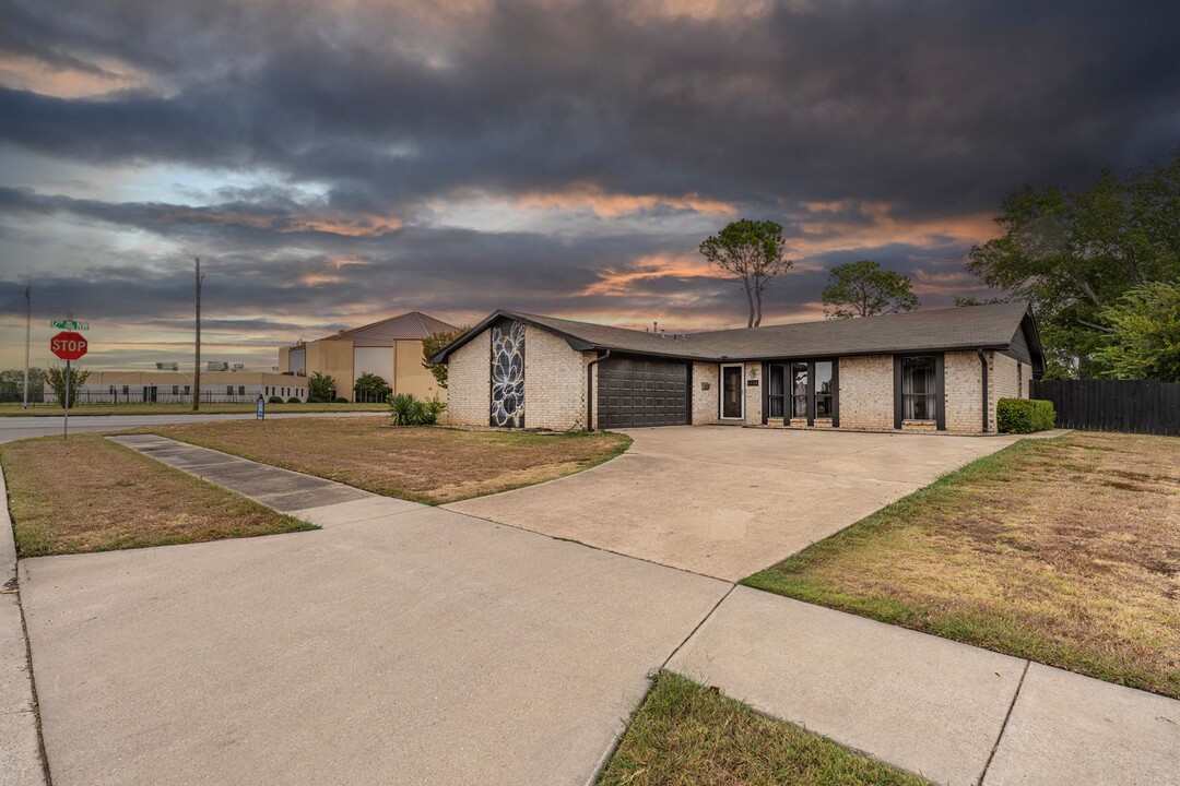 1114 Osage St in Ardmore, OK - Building Photo