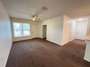 1003 Hemingway Cir in Haines City, FL - Building Photo - Building Photo