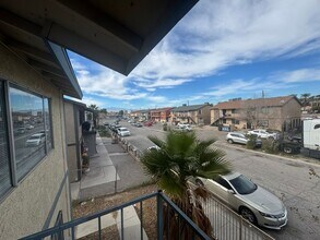 4775 Lucite Ln in Las Vegas, NV - Building Photo - Building Photo