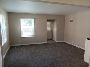 2732 N 11th St, Unit 4A in Sheboygan, WI - Building Photo - Building Photo