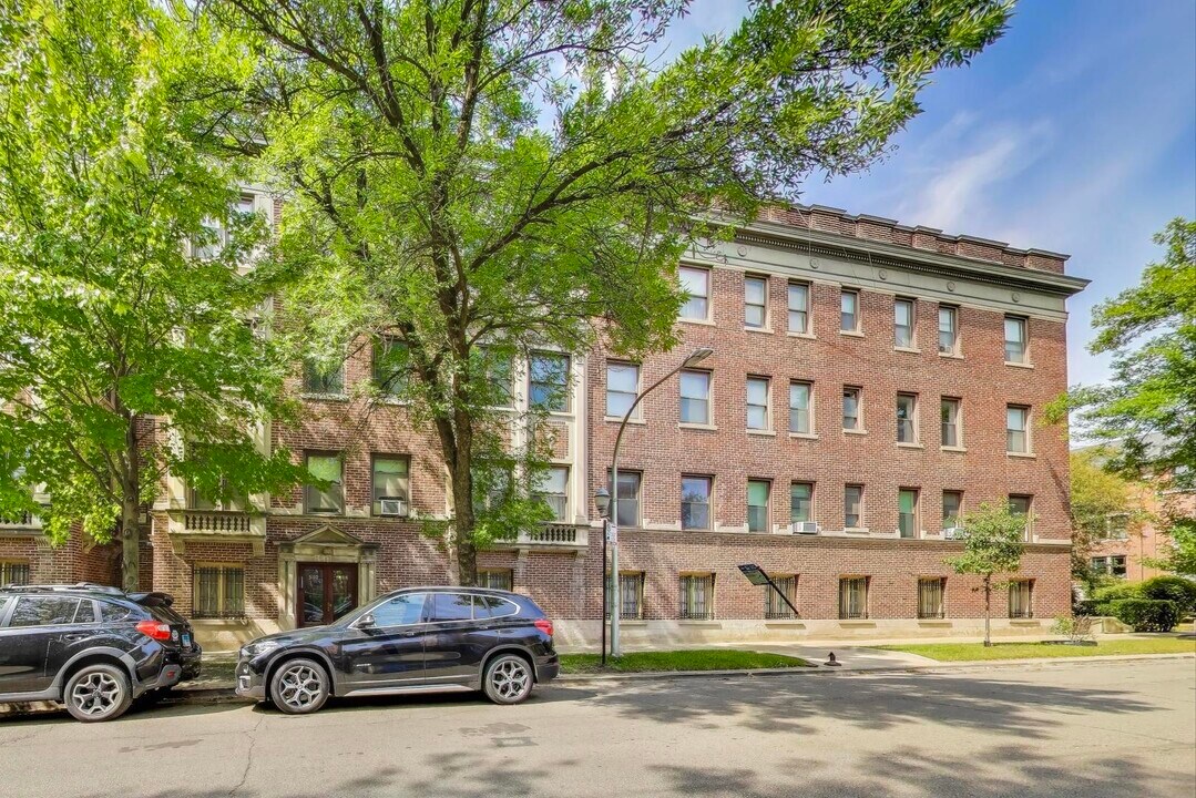 5108 S Woodlawn Ave in Chicago, IL - Building Photo
