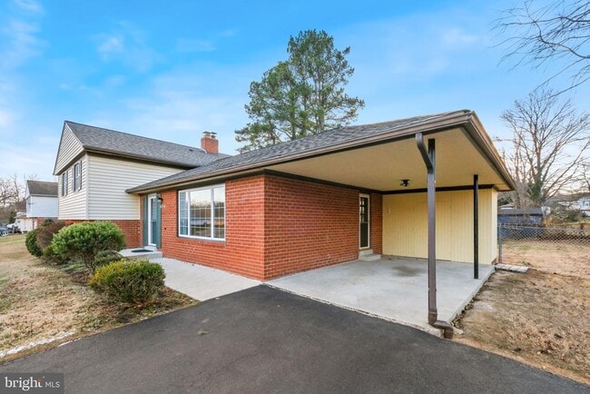 18724 Bloomfield Rd in Olney, MD - Building Photo - Building Photo