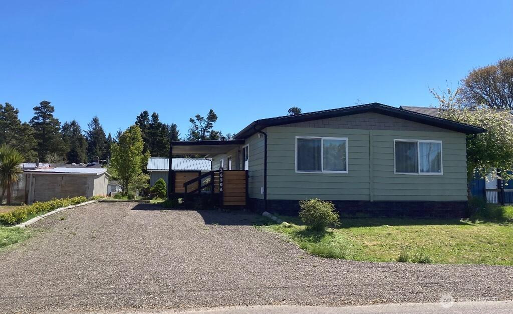 26506 Ridge Ave in Ocean Park, WA - Building Photo