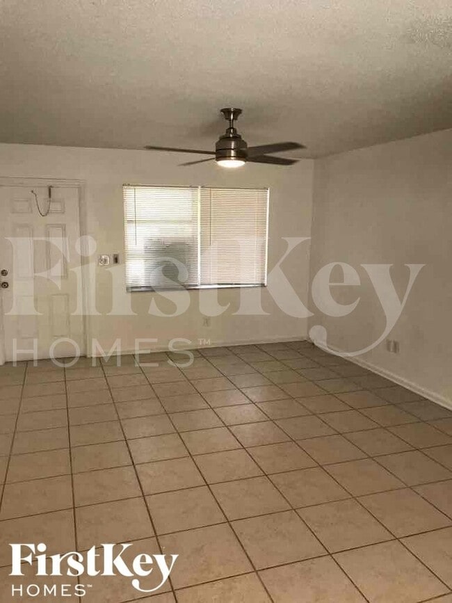 844 Date Palm Dr in West Palm Beach, FL - Building Photo - Building Photo