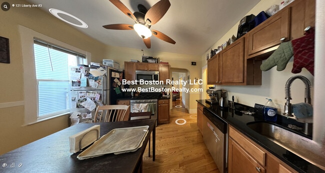 121 Liberty Rd, Unit 3 in Somerville, MA - Building Photo - Building Photo