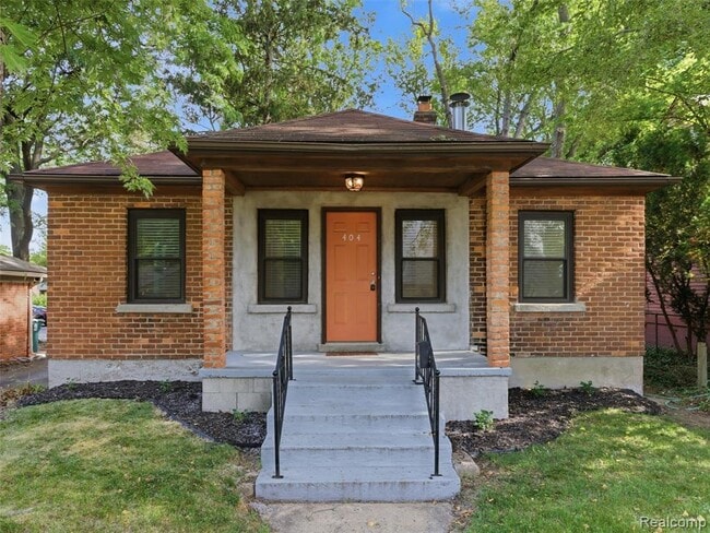 property at 404 La Plaza Ct