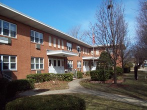 Jefferson Gardens in Wallington, NJ - Building Photo - Building Photo