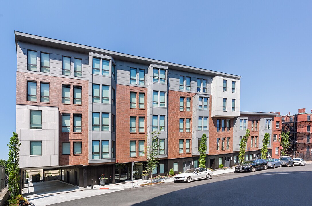 9 Miner St in Boston, MA - Building Photo