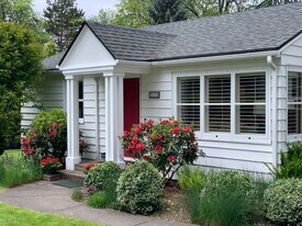 8535 SW 58th Ave in Portland, OR - Building Photo