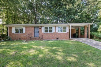 804 Brookdale Dr SW in Atlanta, GA - Building Photo - Building Photo