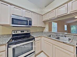 4615 Mc Brine Ct in Land O Lakes, FL - Building Photo - Building Photo