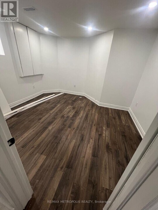 69 Jessop Dr in Brampton, ON - Building Photo